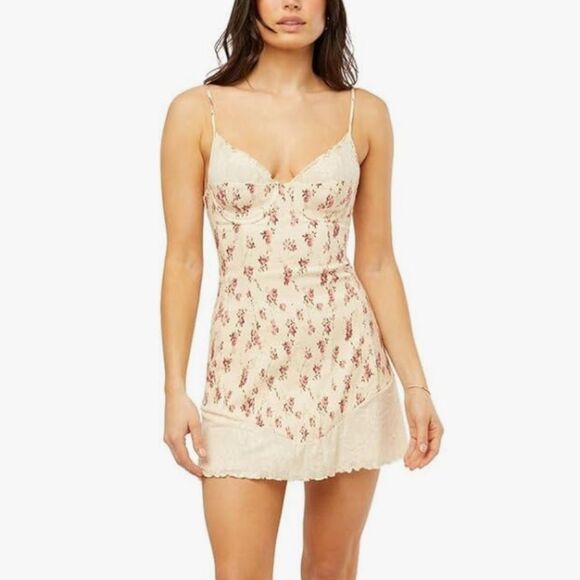 corset peplum satin mini dress weworewhat | Dresses | Nwt Wwd102 Size 2 Weworewhat Lace Linenblend Color:Bright Royal Champagne Tulle A-Line Long group-542 Weworewhat strapless Center front bow ties